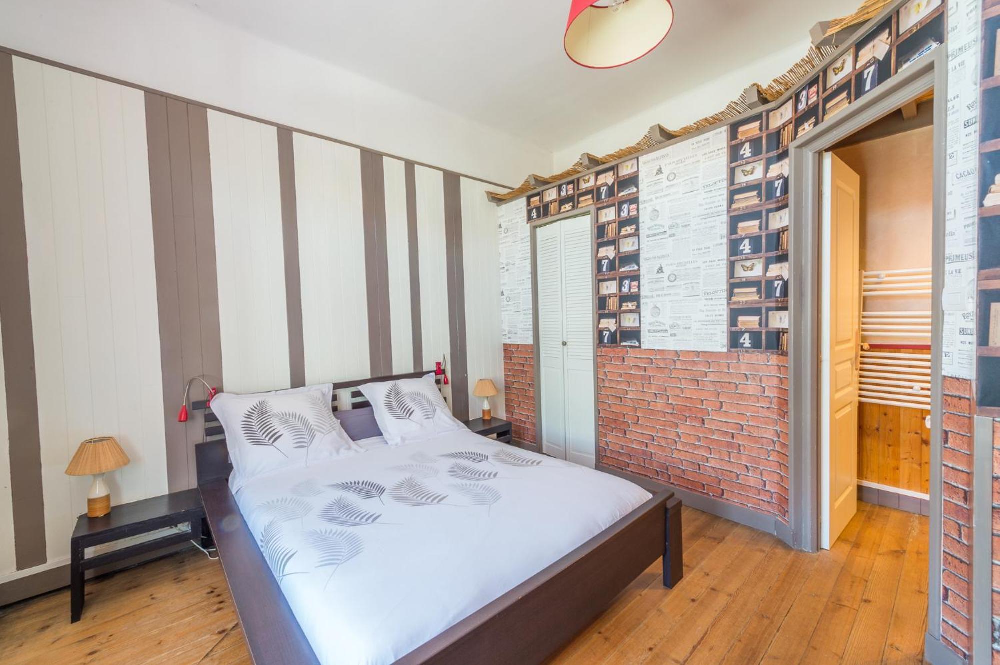 Bed and Breakfast L'Escale Marine - Couette Et Cafe Ла-Рошель Экстерьер фото