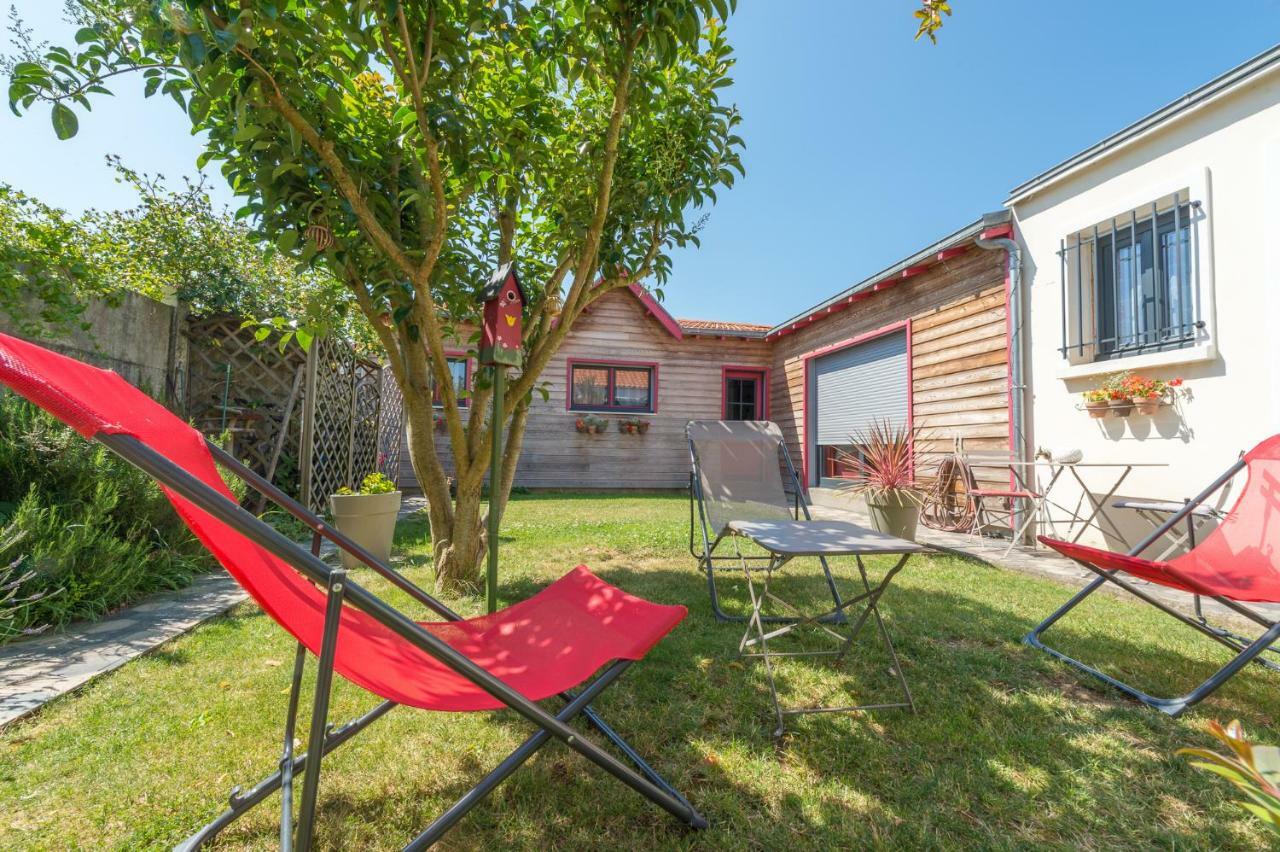 Bed and Breakfast L'Escale Marine - Couette Et Cafe Ла-Рошель Экстерьер фото
